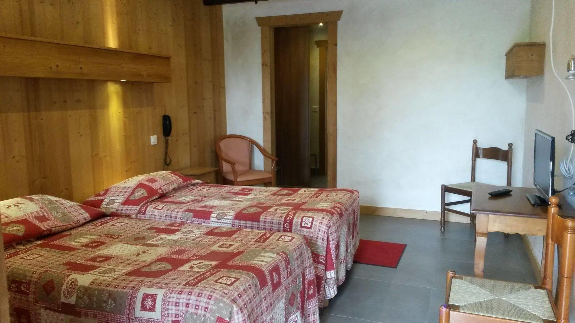 Hotel Les Bernards Praz-sur-Arly Esterno foto