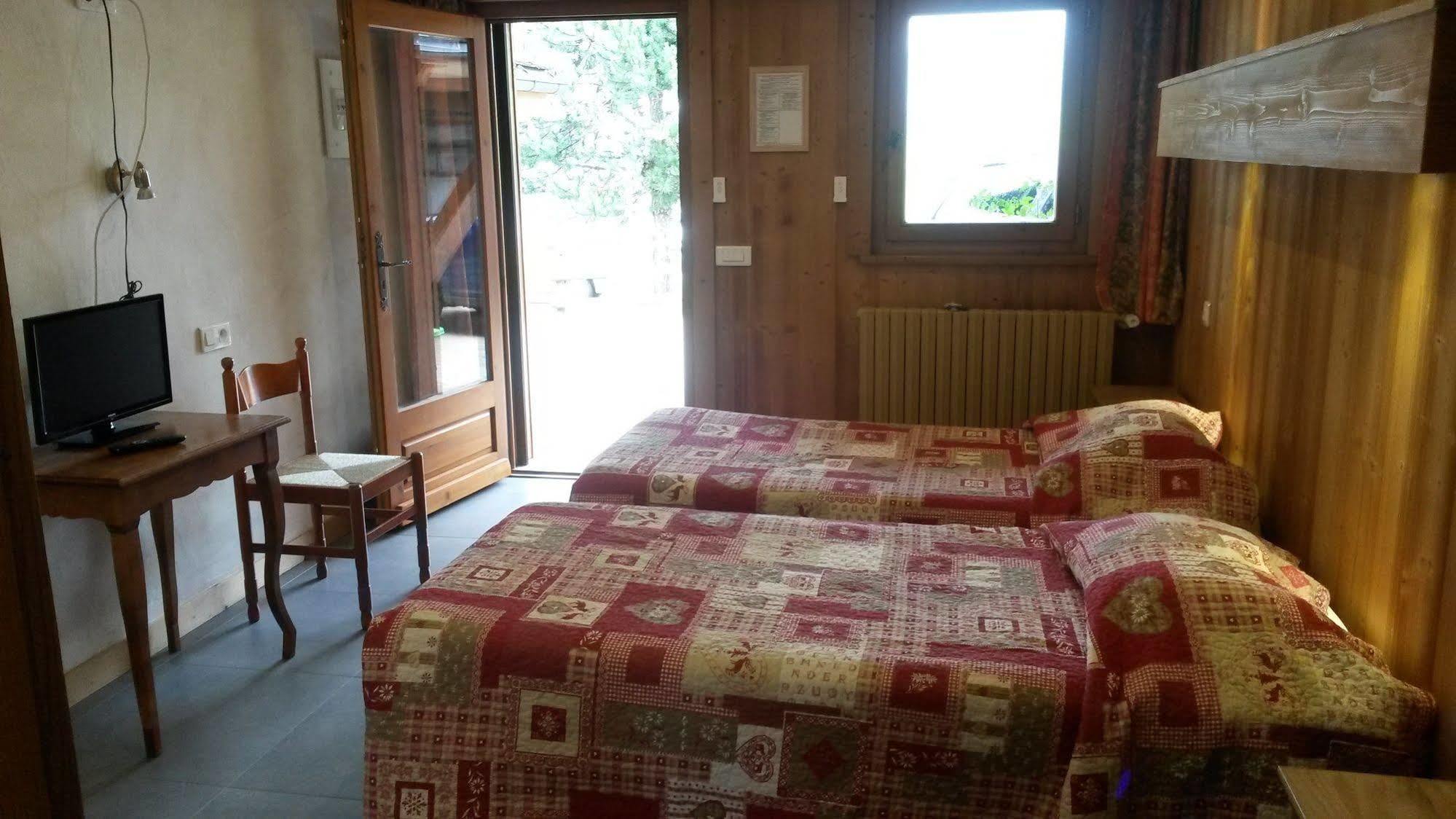 Hotel Les Bernards Praz-sur-Arly Esterno foto